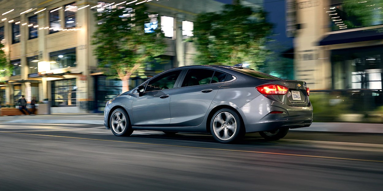2019 Chevrolet Cruze Gray Exterior Side View Picture